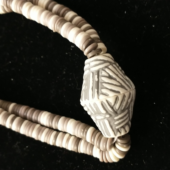 Tribal necklace earrings and stretchable bracelet new never worn - Picture 4 of 5